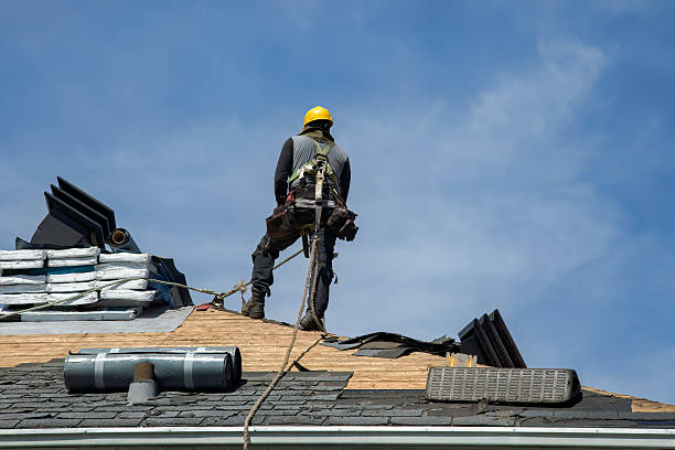 Professional Gutter Installation technician working in Stockport, IA